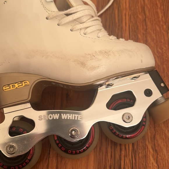 Edea Chorus figure skating boot with Snow White roller blades attached size 215 - Picture 9 of 11